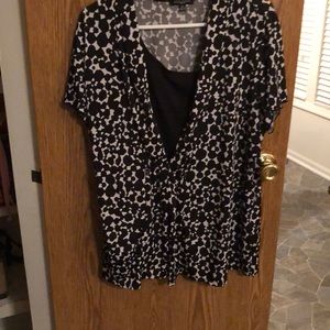 Black and White Top Size 22 W by Notations
